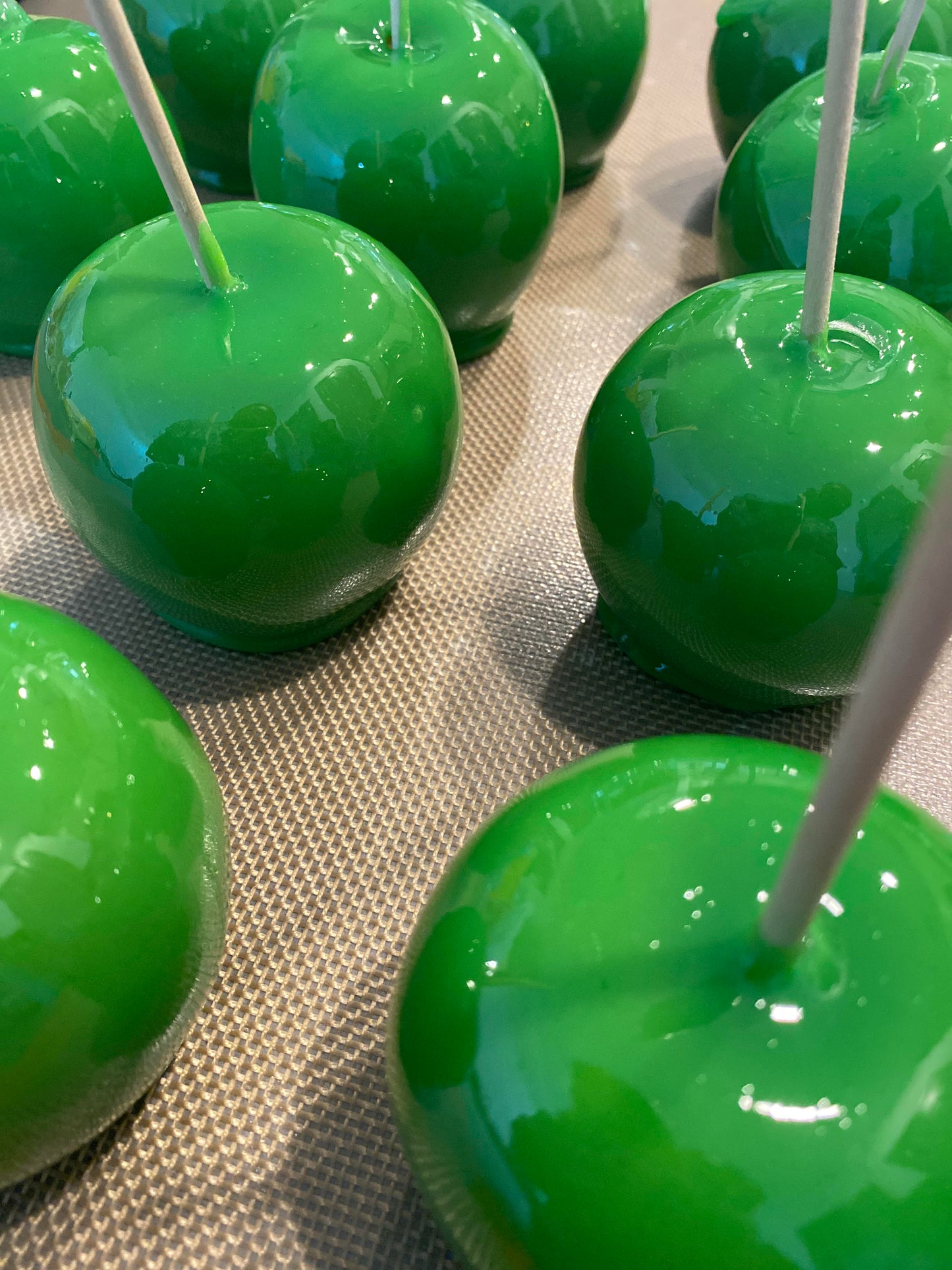 1 DOZEN Flavored/Colored Candy Apple