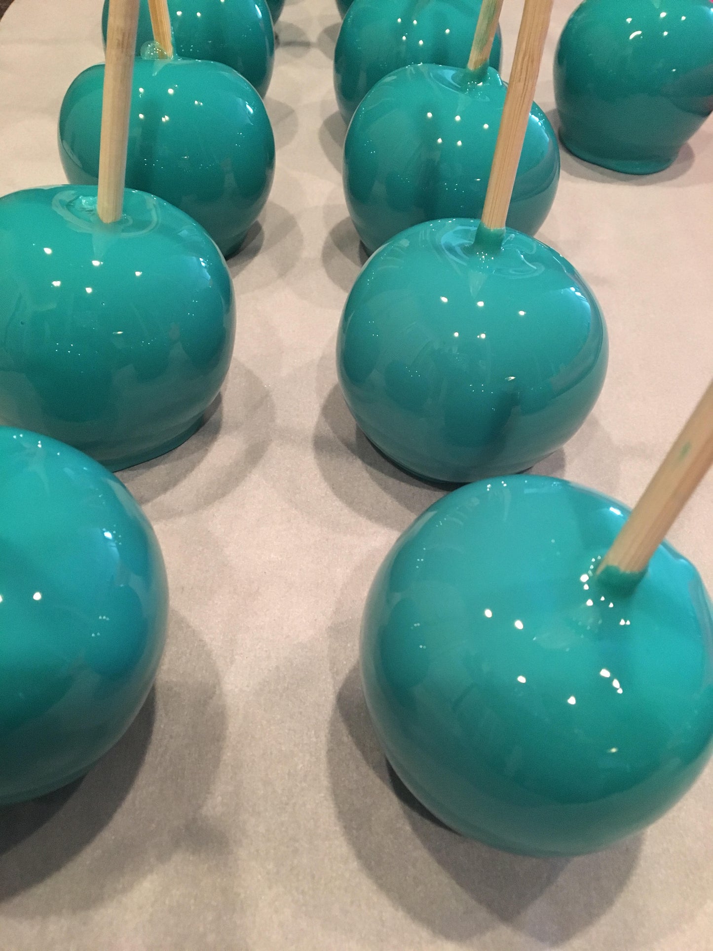 1 DOZEN Flavored/Colored Candy Apple